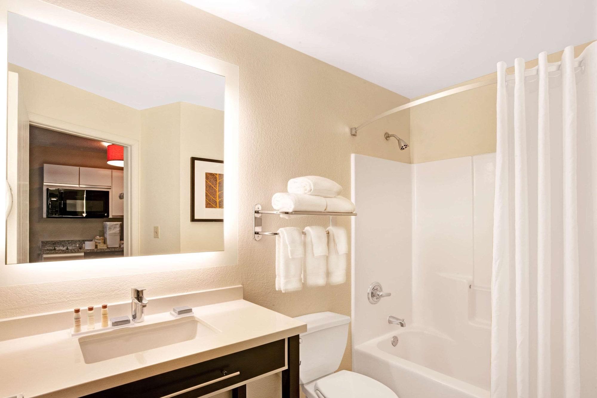 Mainstay Suites Detroit Auburn Hills Exterior foto